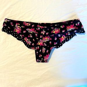 Cute, flowery bikini!